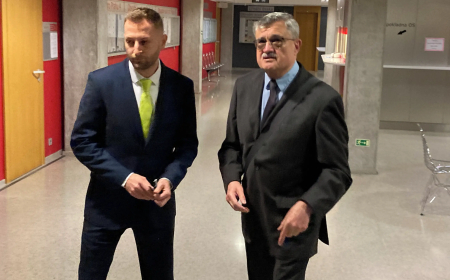 Další spolupachatel se v kauze Dozimetr obrátil proti Redlovi. Popsal policii schůzku s Pitrem