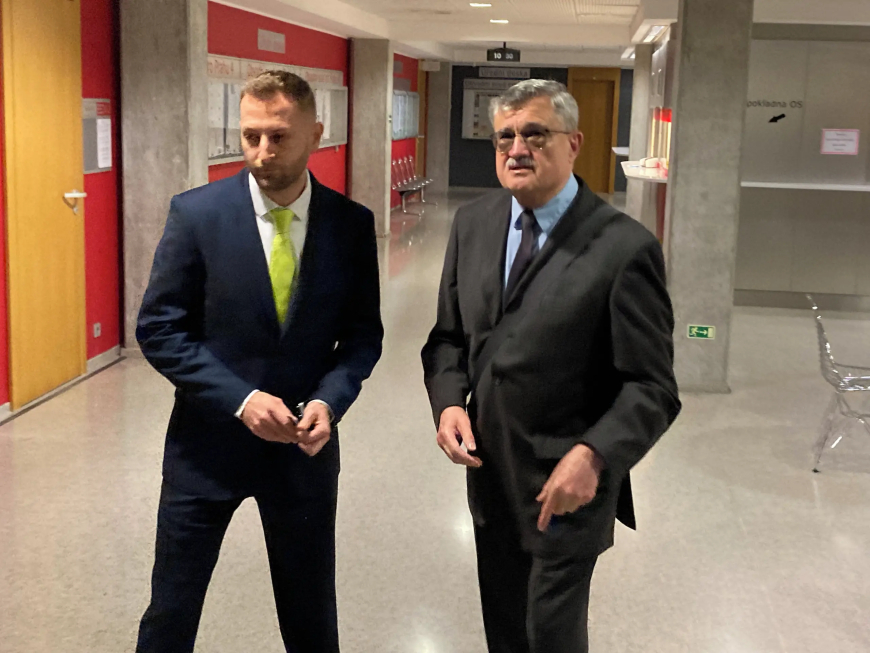 Další spolupachatel se v kauze Dozimetr obrátil proti Redlovi. Popsal policii schůzku s Pitrem